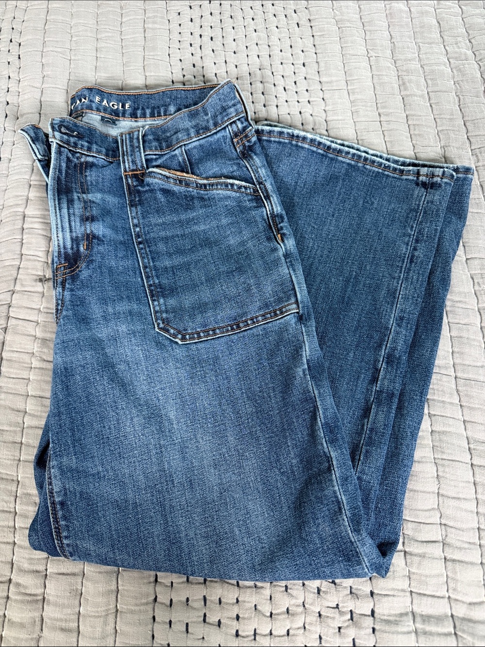 American Eagle Outfitters women’s stovepipe Jeans — Medium Blue Denim
